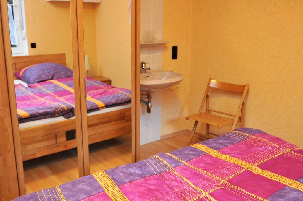 Ferienwohnung Heinen شليدن الغرفة الصورة